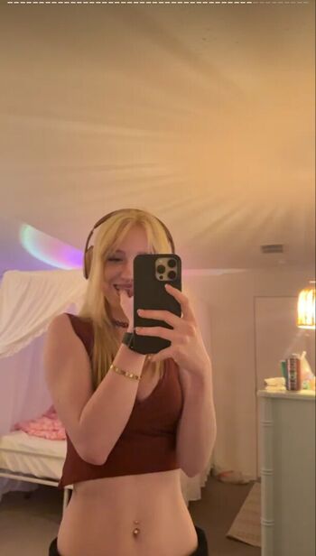 Full leaked Missbunnixx private photo