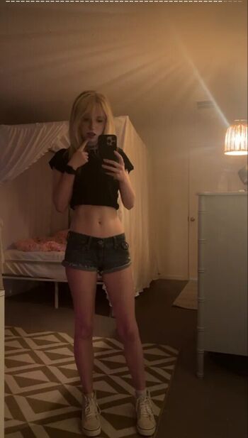 Full leaked Missbunnixx private photo