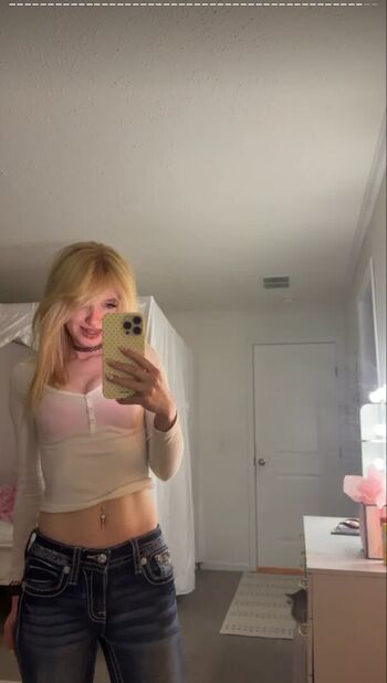 Full leaked Missbunnixx private photo