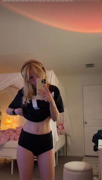 Full leaked Missbunnixx private photo