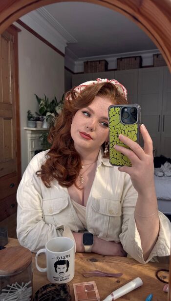 Full leaked Missdeadlyred private photo