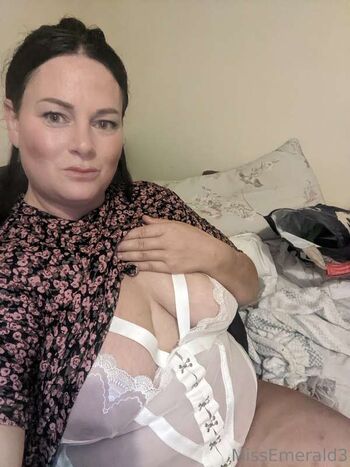 Full leaked Missemerald private onlyfans photo