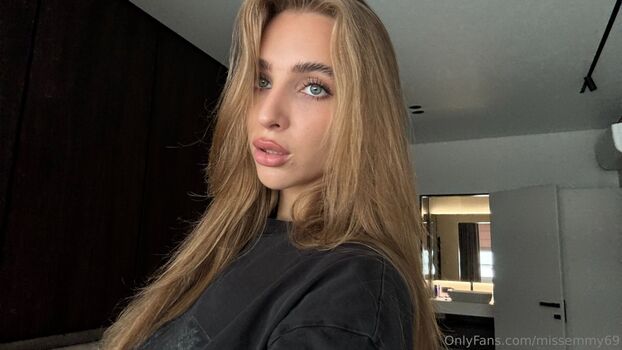 Full leaked Missemmy private photo