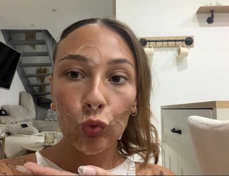 Full leaked Missloute private photo