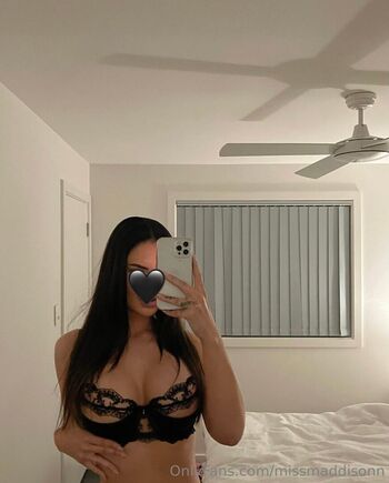 Full leaked Missmaddisonn private photo