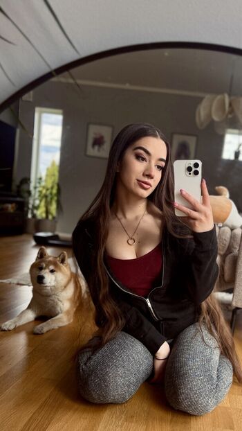 Full leaked Missmikkaa private photo