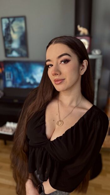 Full leaked Missmikkaa private photo