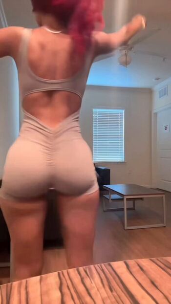 Full leaked Missniakay private onlyfans photo