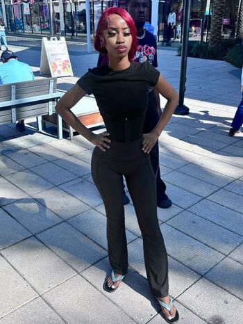 Full leaked Missniakay private onlyfans photo