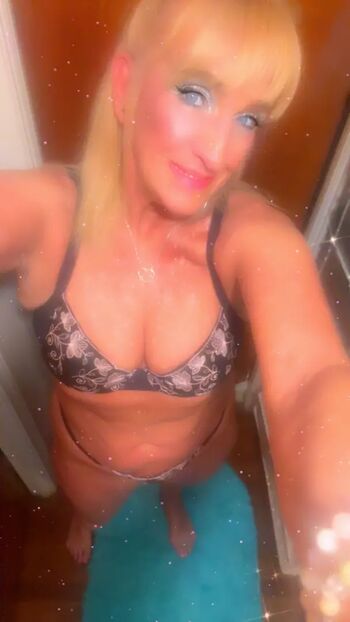 Full leaked Misssmiles private photo
