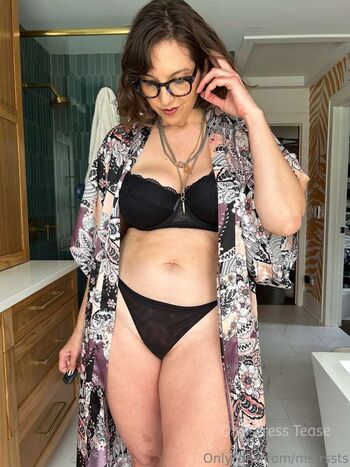 Full leaked Mistress tease private photo