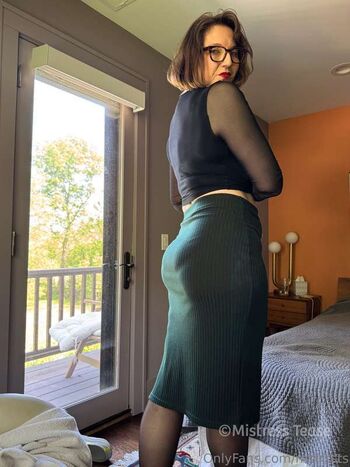 Full leaked Mistress tease private photo