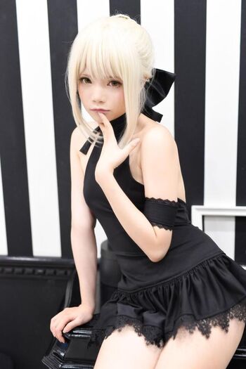 Full leaked Miu cosplayer private photo