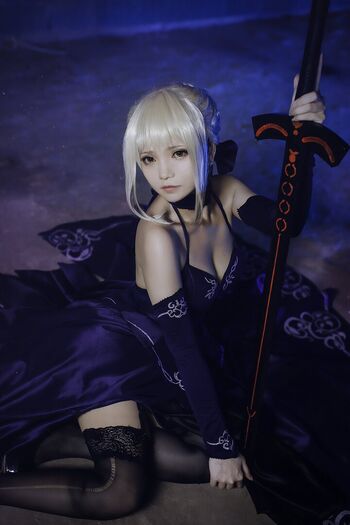 Full leaked Miu cosplayer private photo