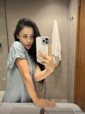 Full leaked Miya moore page private photo