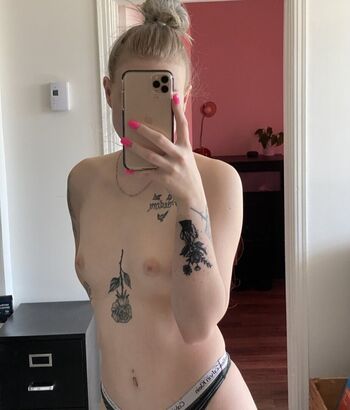 Full leaked Mlina roy private onlyfans photo