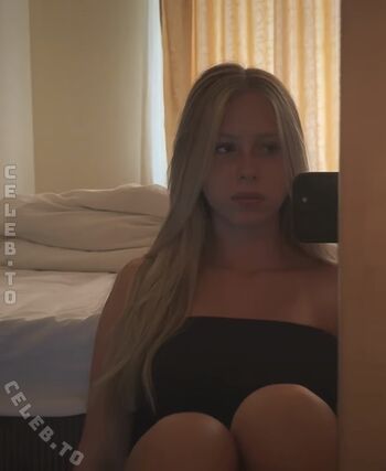 Full leaked Mmelleh private onlyfans photo