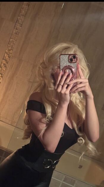 Full leaked Mochidolll veroodle private onlyfans photo