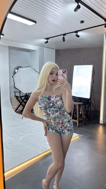 Full leaked Mochidolll private photo