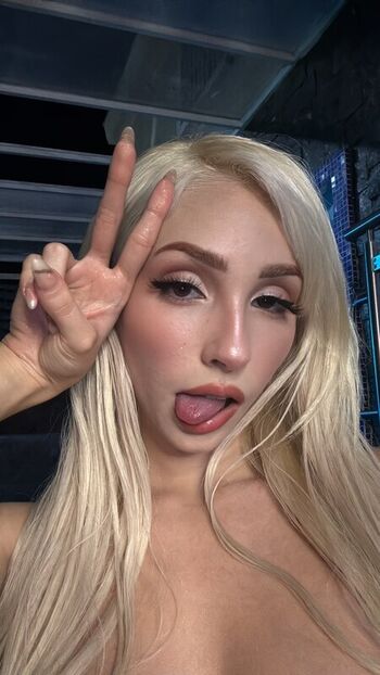 Full leaked Mochidolll private photo