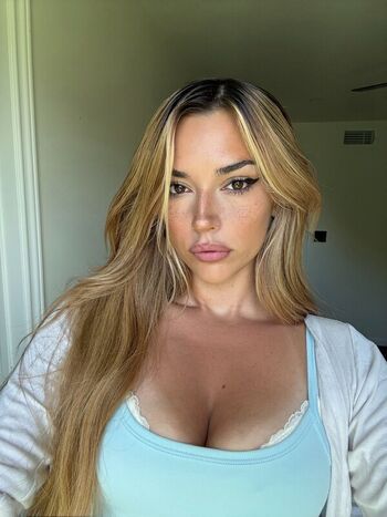 Full leaked Mole private photo