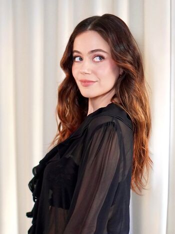 Full leaked Molly gordon private photo