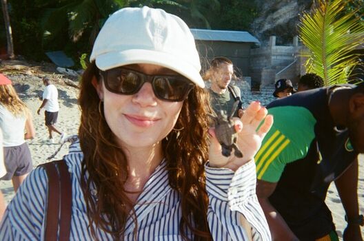 Full leaked Molly gordon private photo