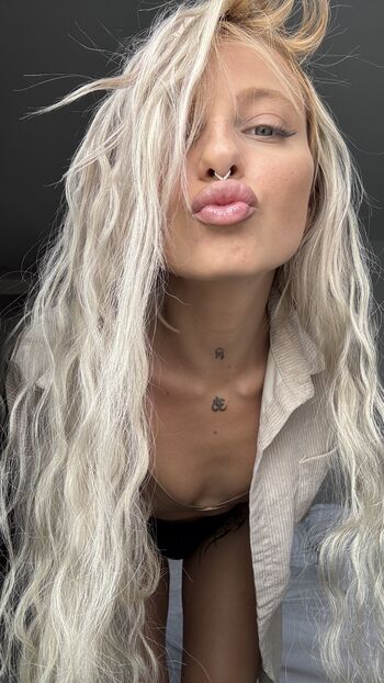 Full leaked Molly moore private photo