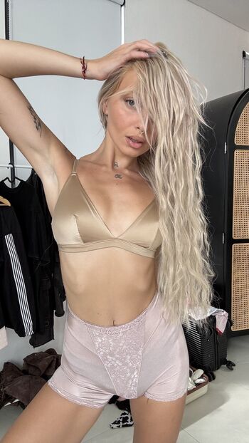 Full leaked Molly moore private photo