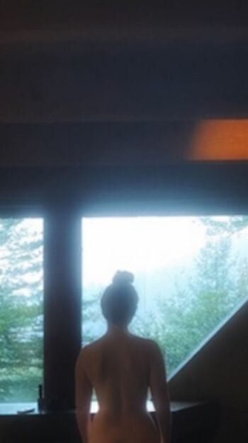 Full leaked Molly quinn private photo