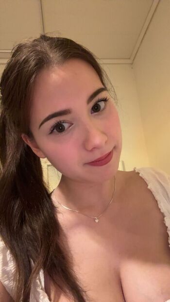 Full leaked Mollyswes private onlyfans photo