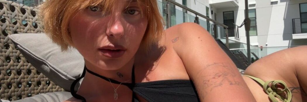Full leaked Mollyxmoore page private photo