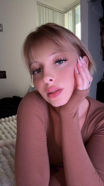 Full leaked Mollyxmoore private photo