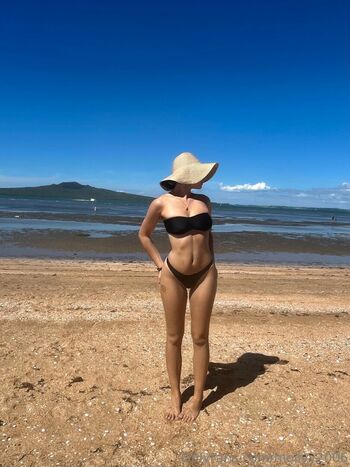 Full leaked Mollyy private photo