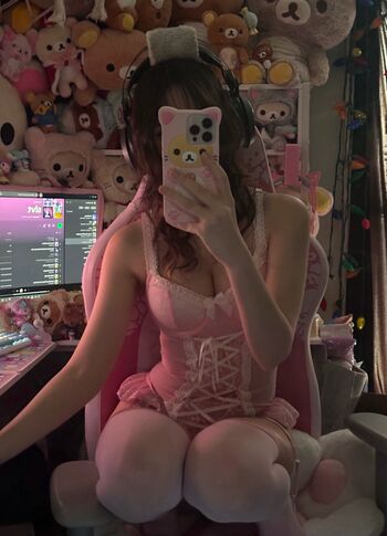 Full leaked Mollzbaz private onlyfans photo