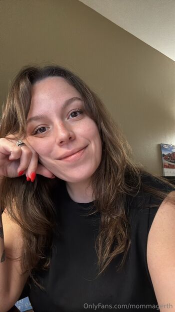 Full leaked Mommagerth private onlyfans photo
