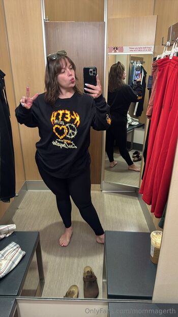 Full leaked Mommagerth private onlyfans photo