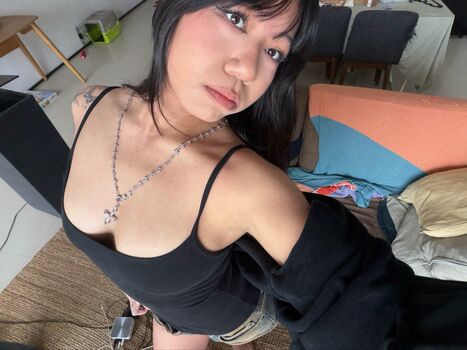 Full leaked Mommyissues private photo