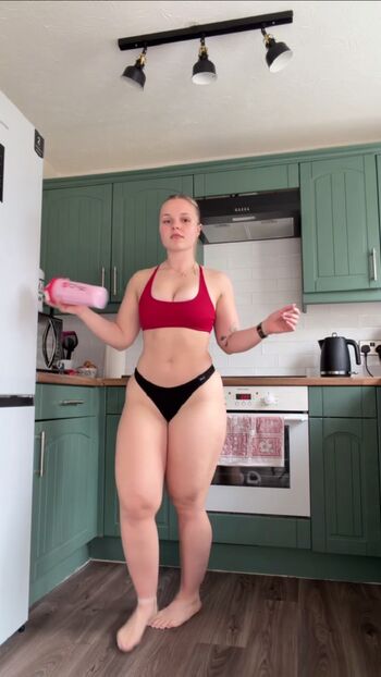 Full leaked Mommymewtwo private photo