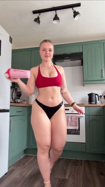 Full leaked Mommymewtwo private photo