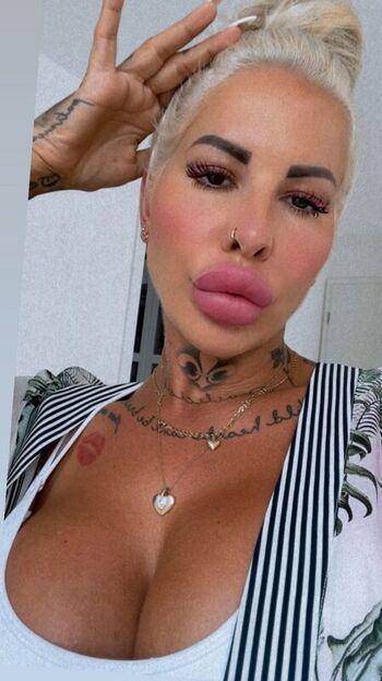 Full leaked Monamonique private photo