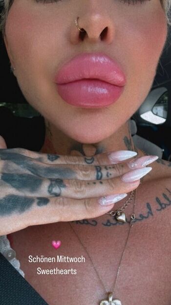 Full leaked Monamonique private photo