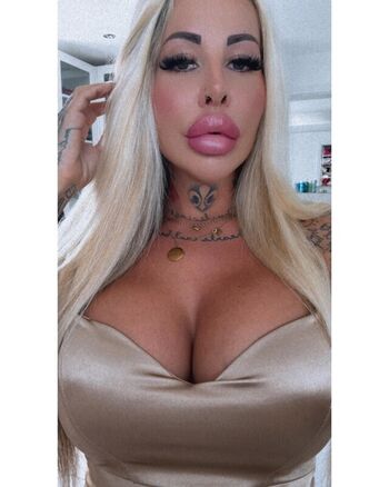 Full leaked Monamonique private photo