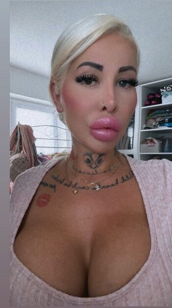 Full leaked Monamonique private photo