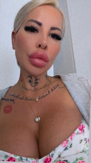 Full leaked Monamonique private photo