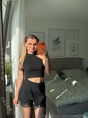 Full leaked Monamystery private photo