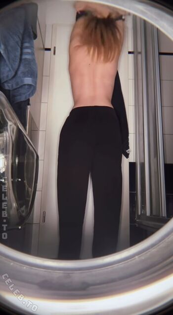 Full leaked Monawithoutlisa private onlyfans photo