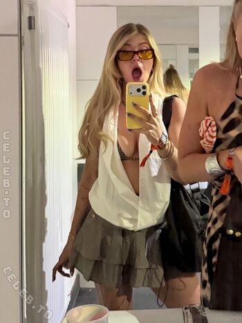 Full leaked Monawithoutlisa private photo