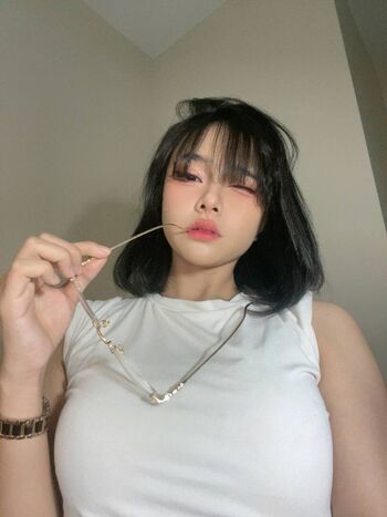 Full leaked Monchymoon page private photo
