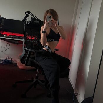 Full leaked Monique van den bogart private photo